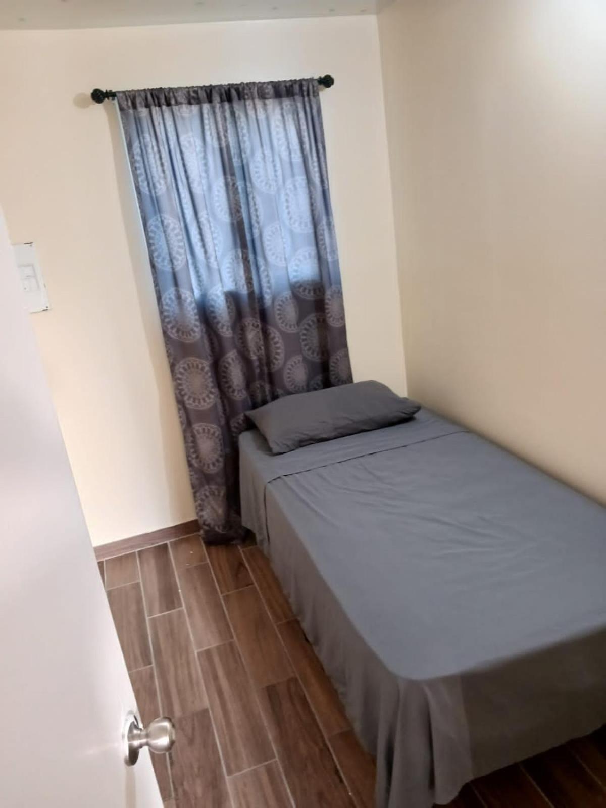 House Downtown Oc Santa Ana Hostel Εξωτερικό φωτογραφία