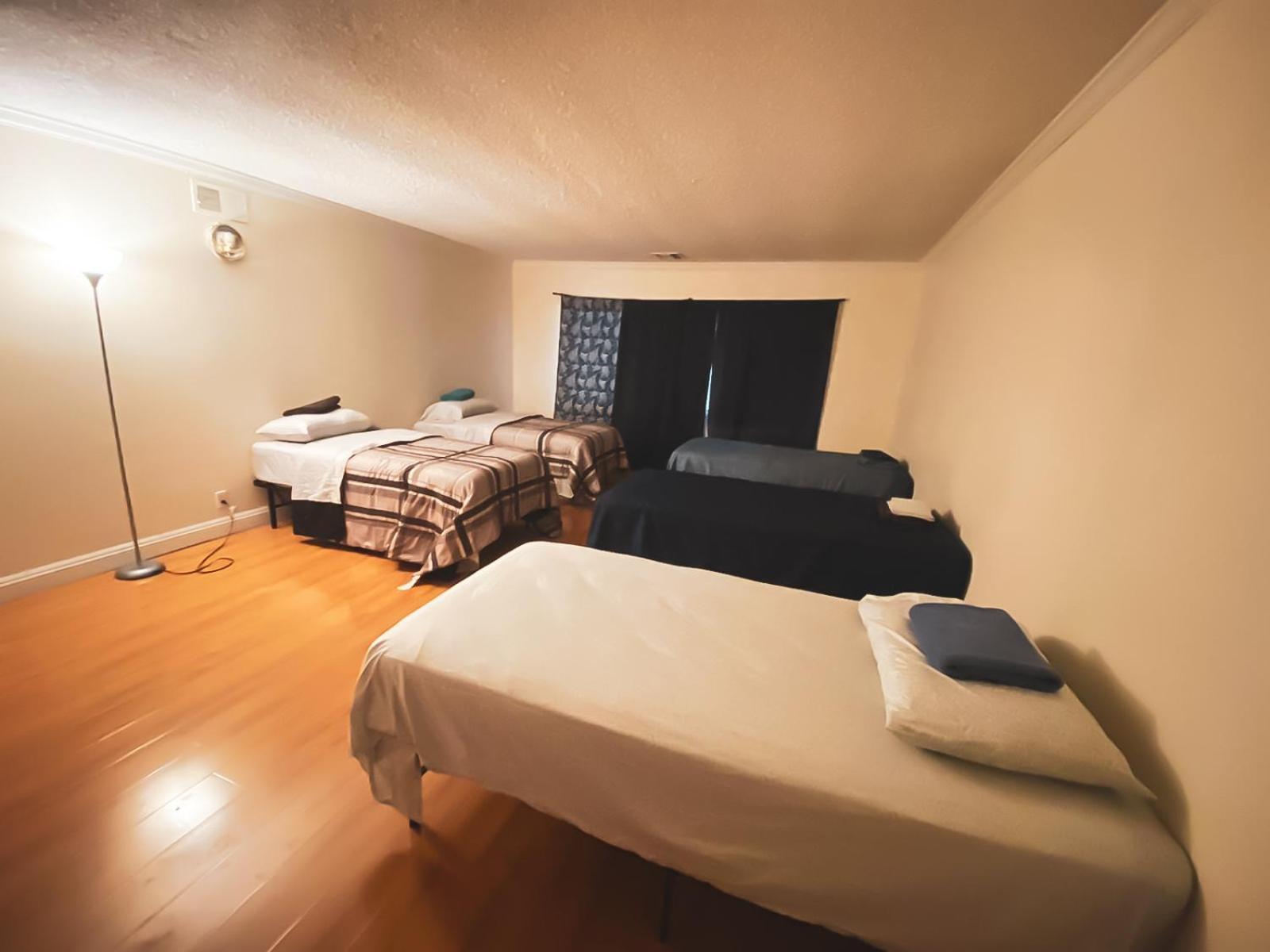 House Downtown Oc Santa Ana Hostel Εξωτερικό φωτογραφία