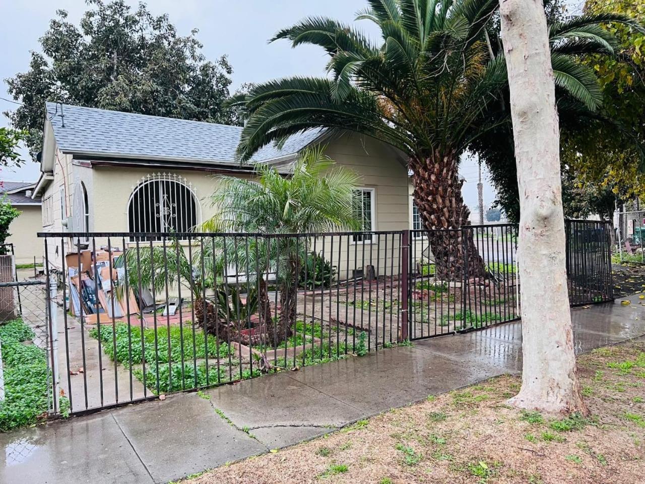 House Downtown Oc Santa Ana Hostel Εξωτερικό φωτογραφία